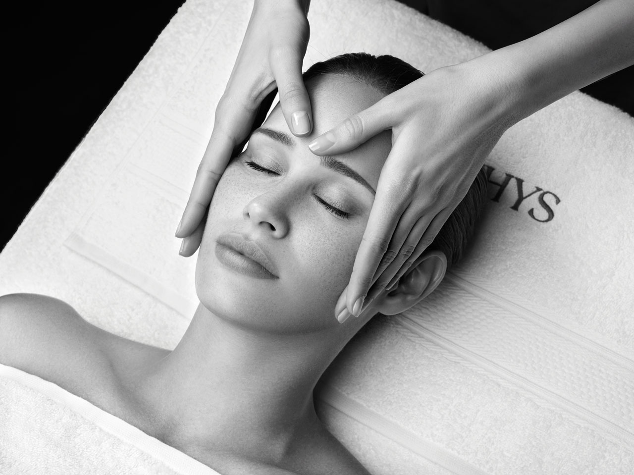 wellness massage - hotel spa versailles